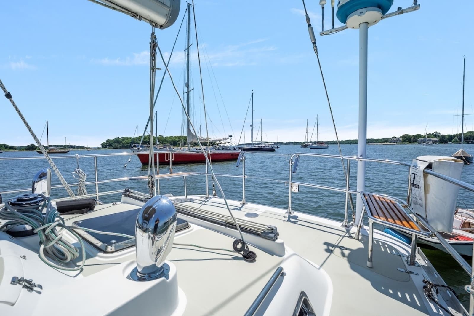 2005 Hylas 54