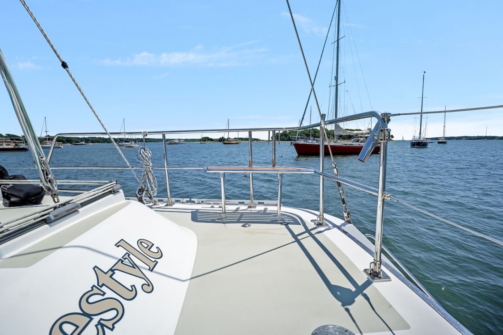 2005 Hylas 54