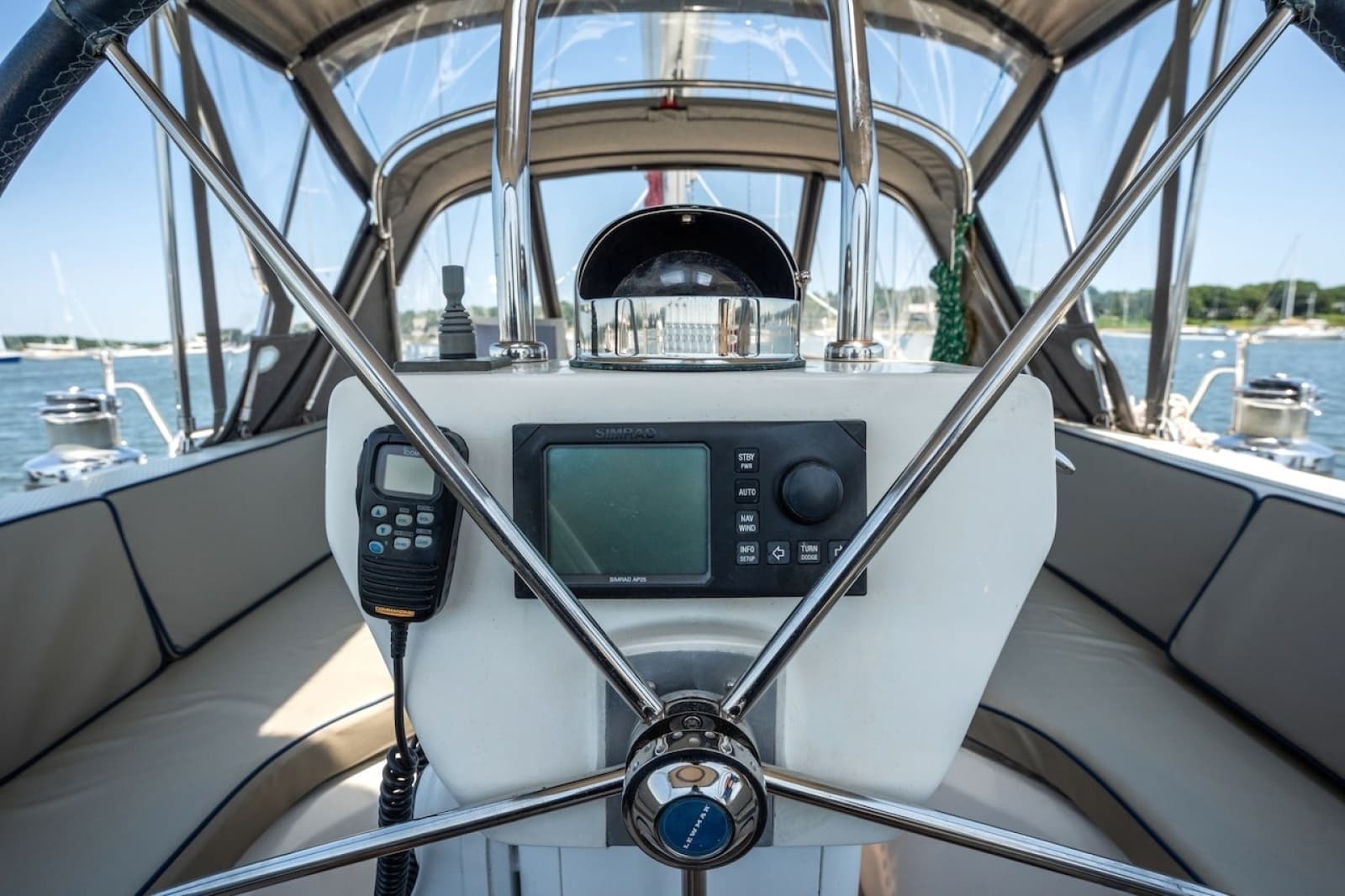 2005 Hylas 54