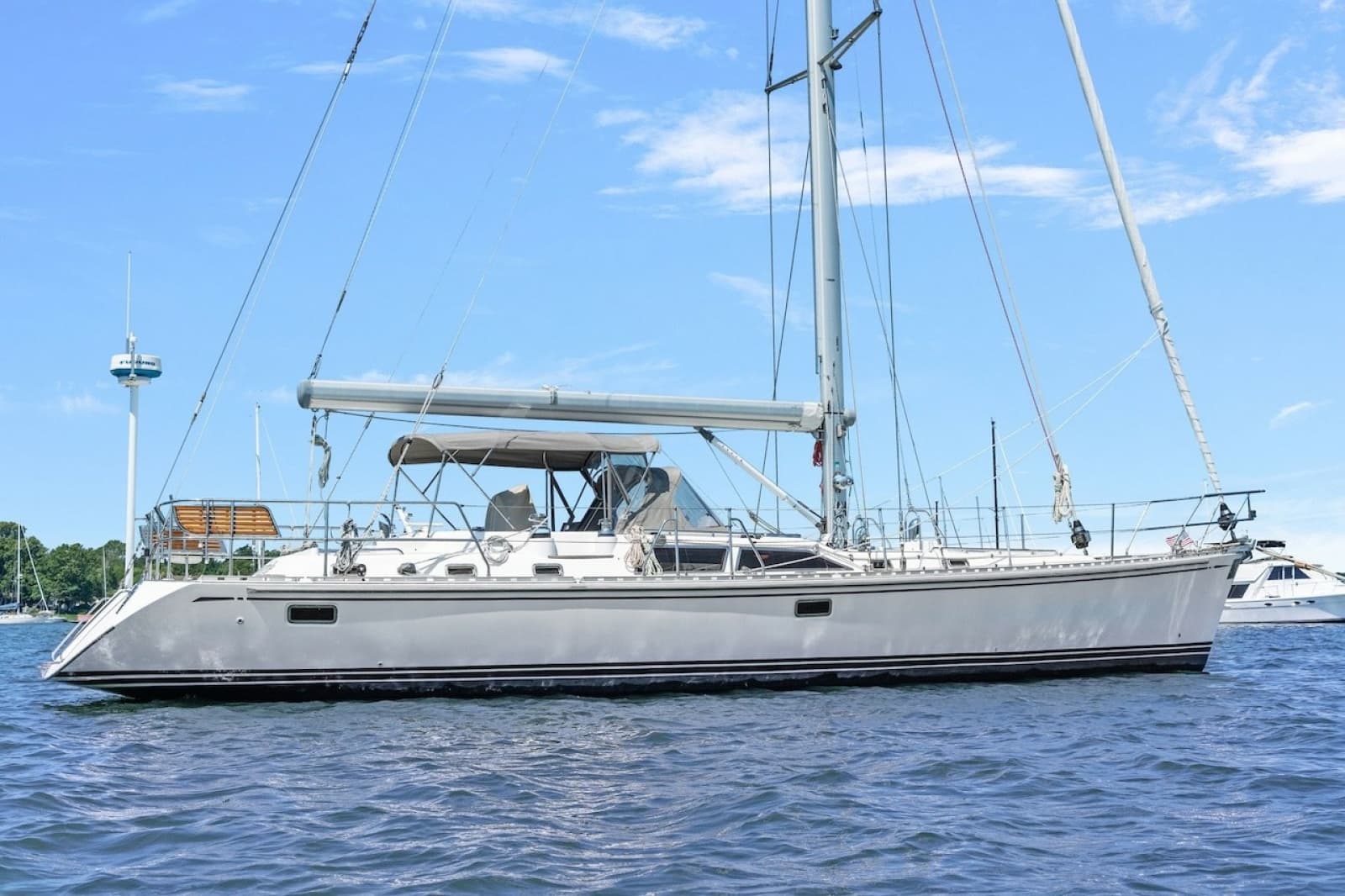 2005 Hylas 54