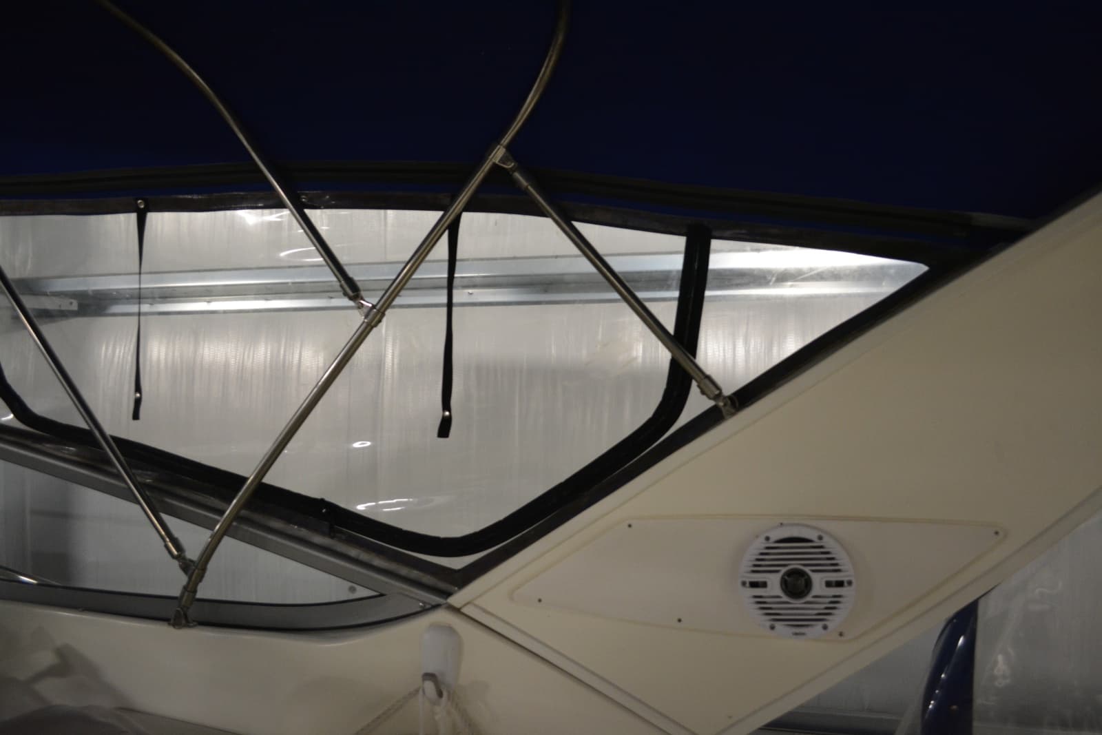 2006 Bayliner 305