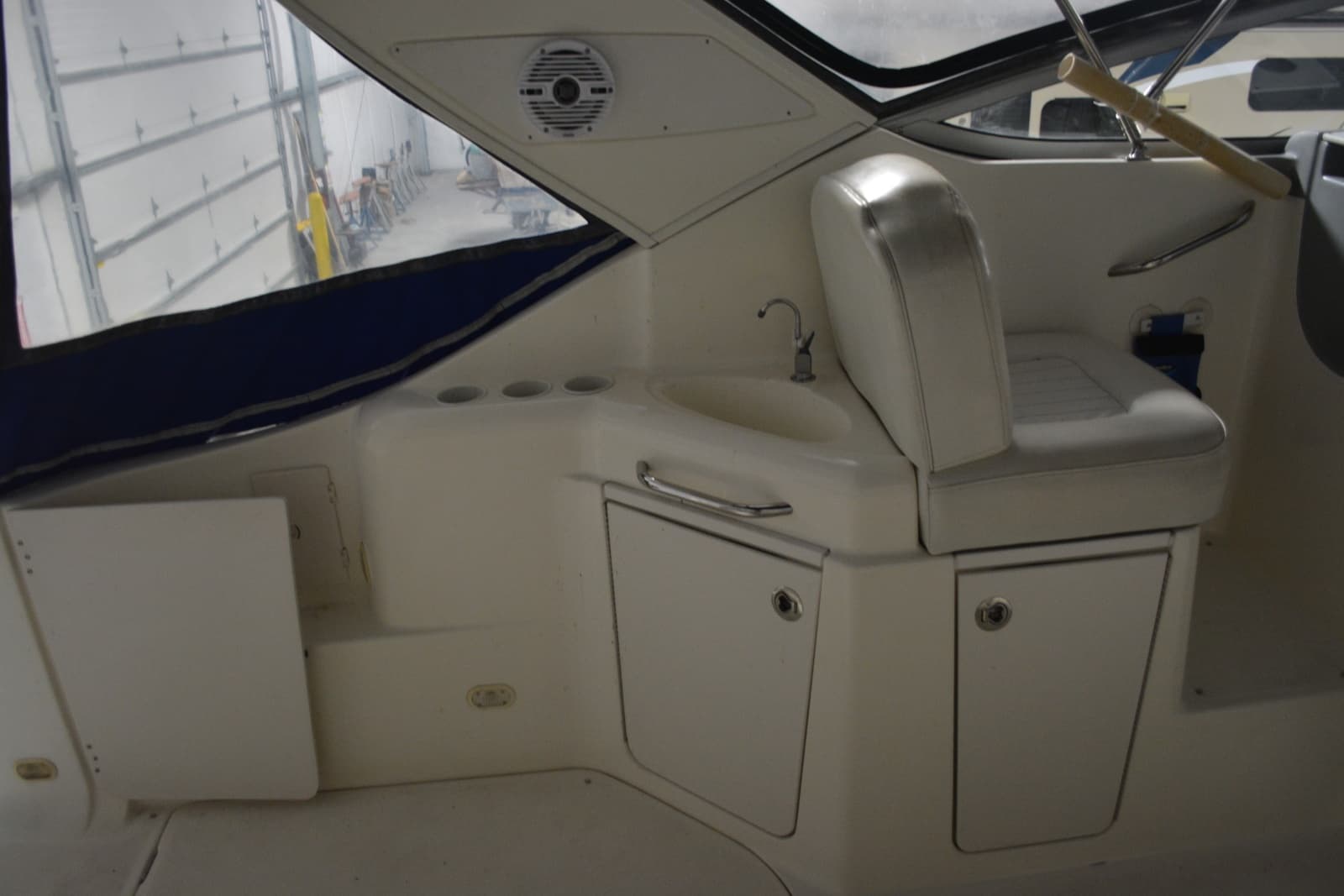 2006 Bayliner 305