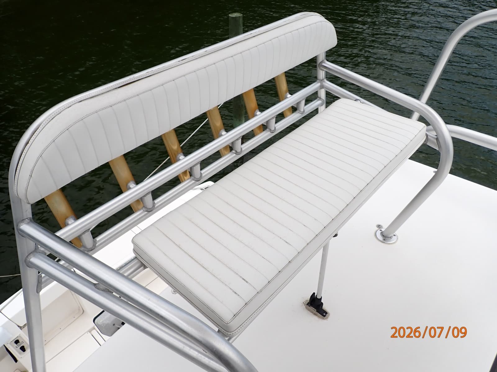 30' Pursuit tower seating