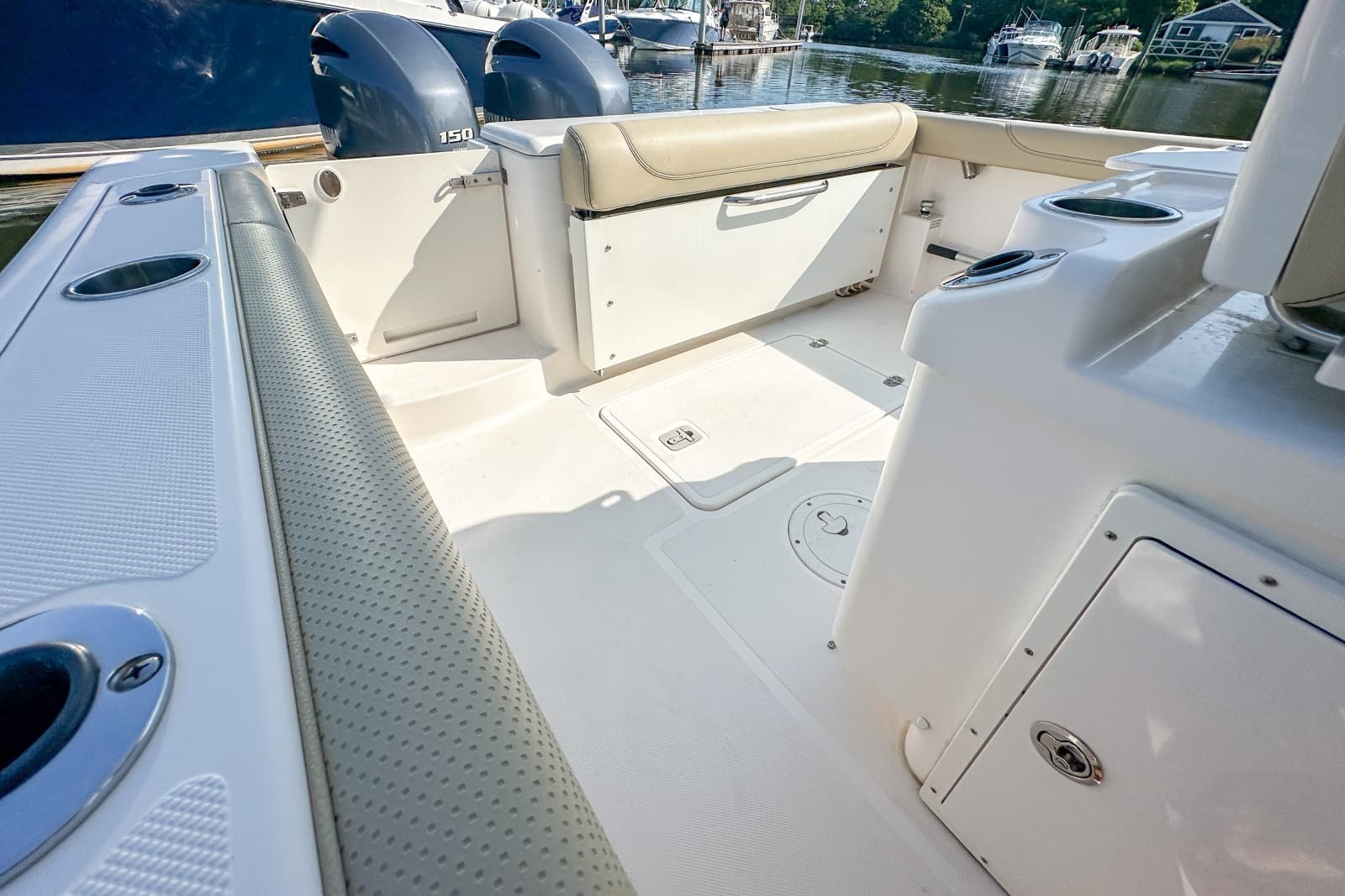 2018 Pursuit C 260