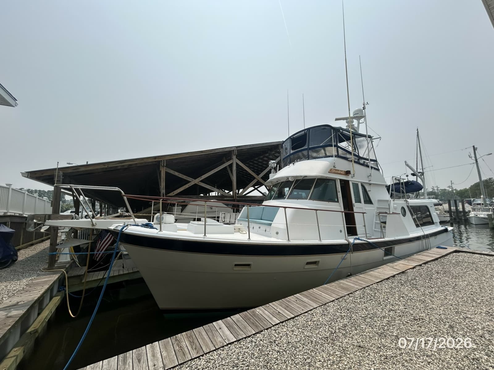 48' Hatteras port forward profile2