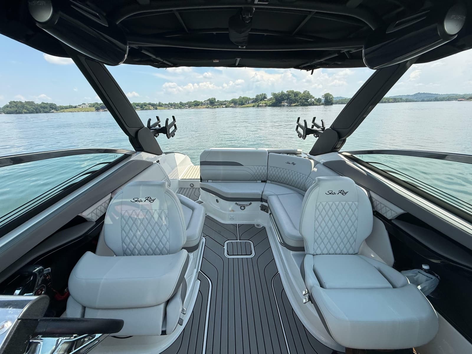 2023 Sea Ray SLX 260 Surf