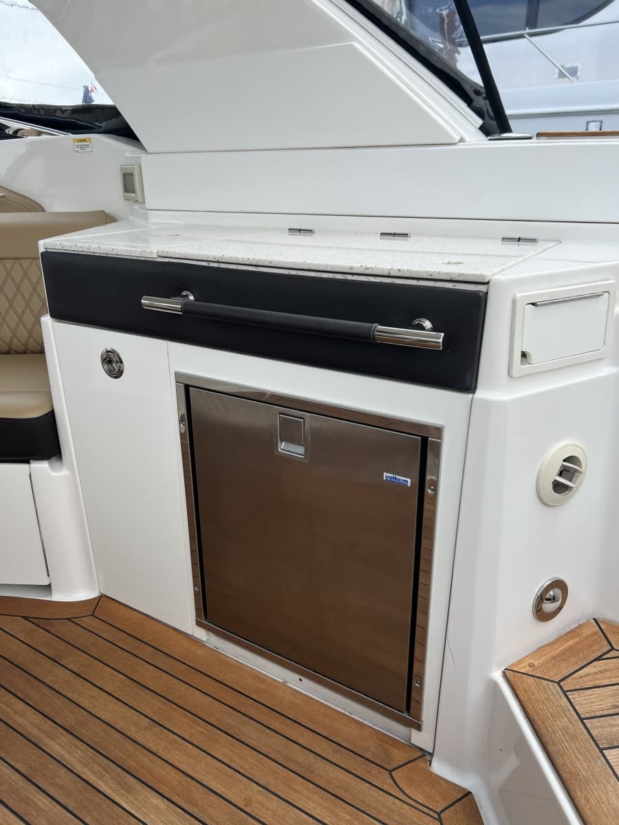 2020 Sea Ray 350 SLX