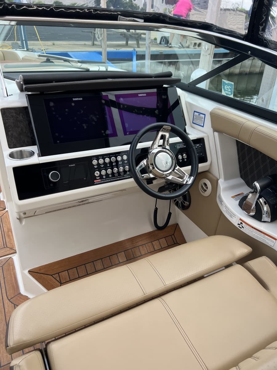 2020 Sea Ray 350 SLX