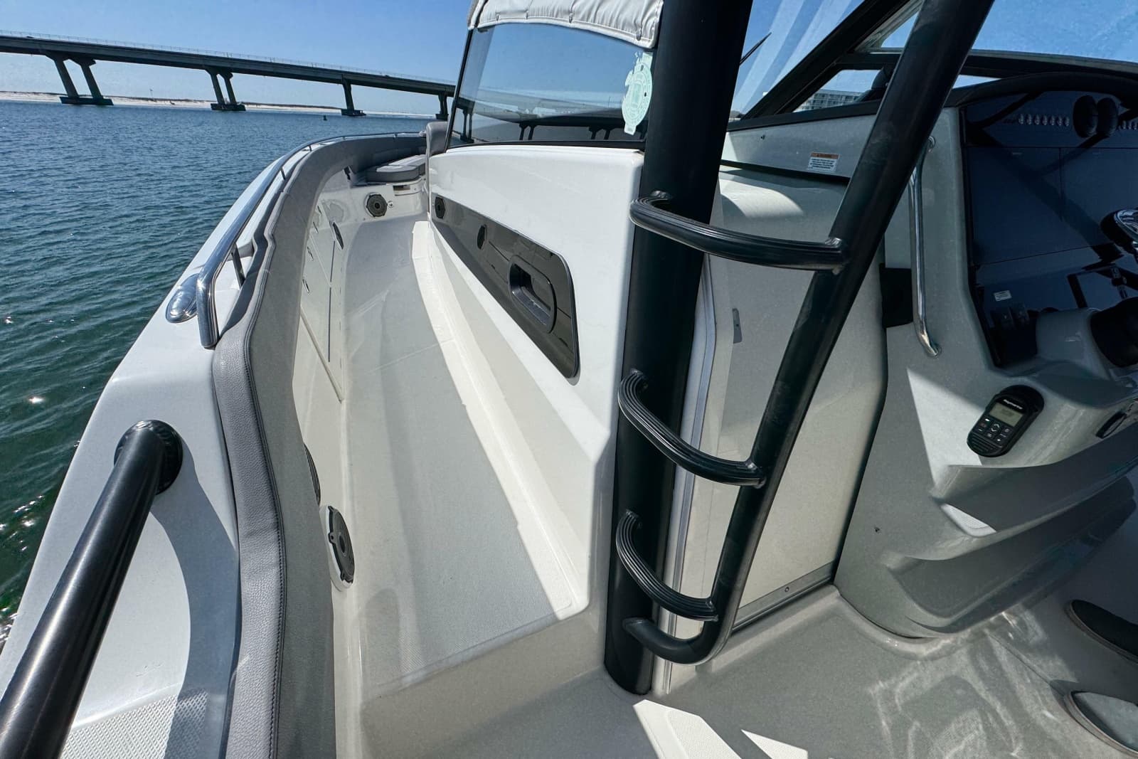 2021 Boston Whaler 420 Outrage
