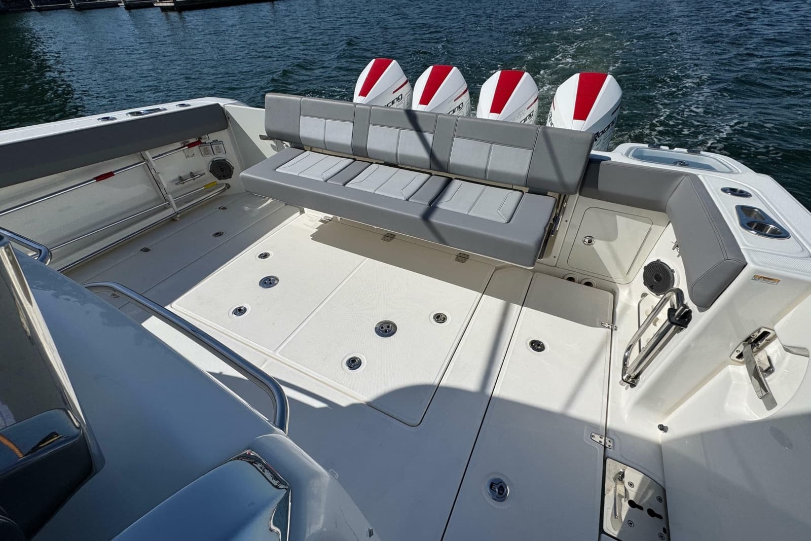2021 Boston Whaler 420 Outrage