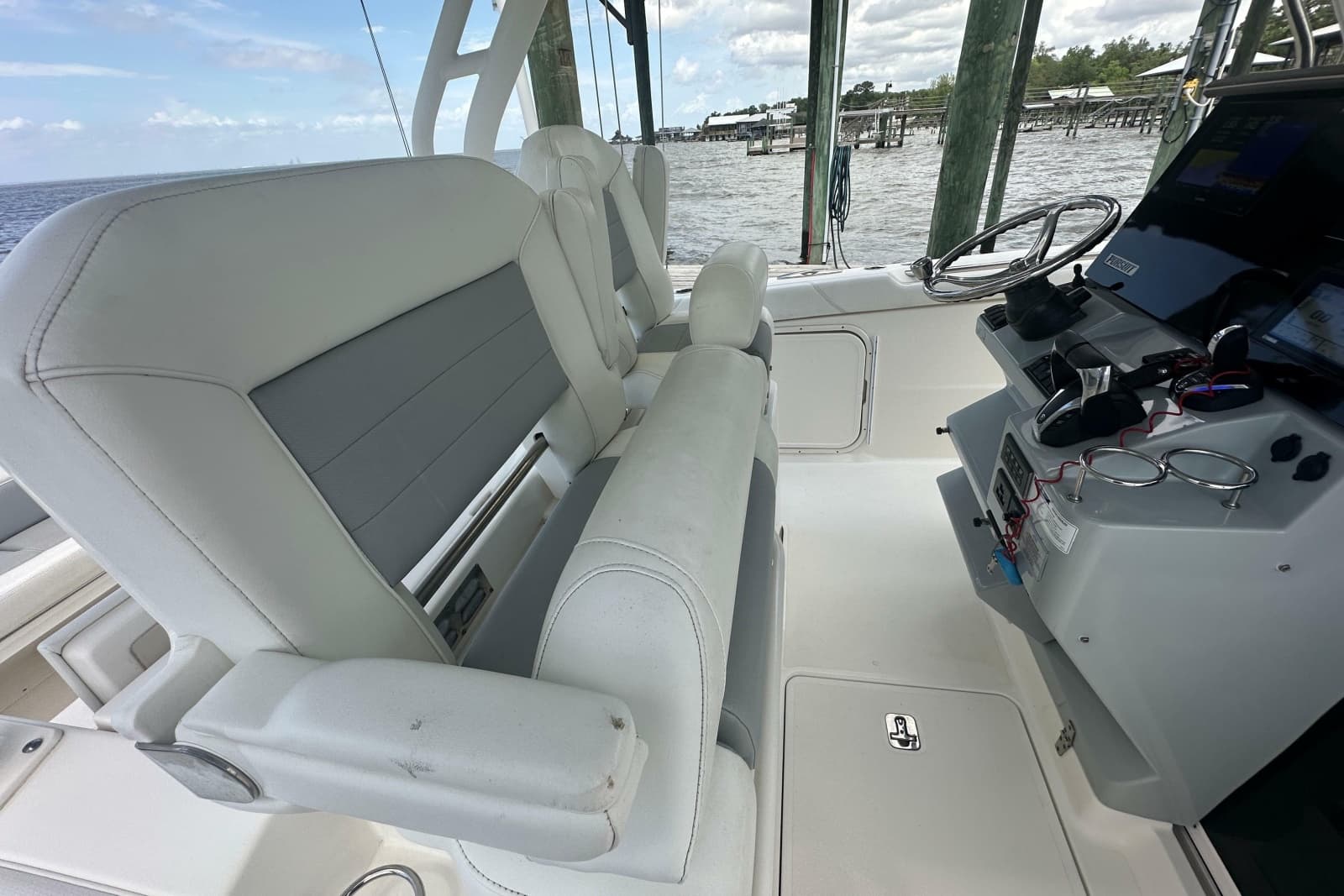 2021 Pursuit S 328 Sport