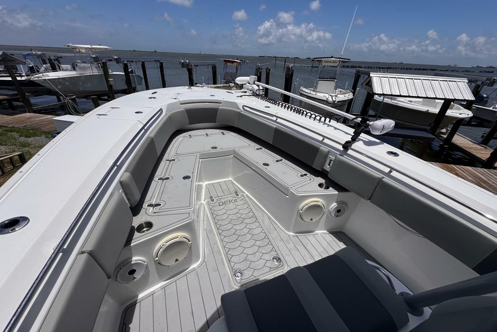 2020 Cape Horn 32XS