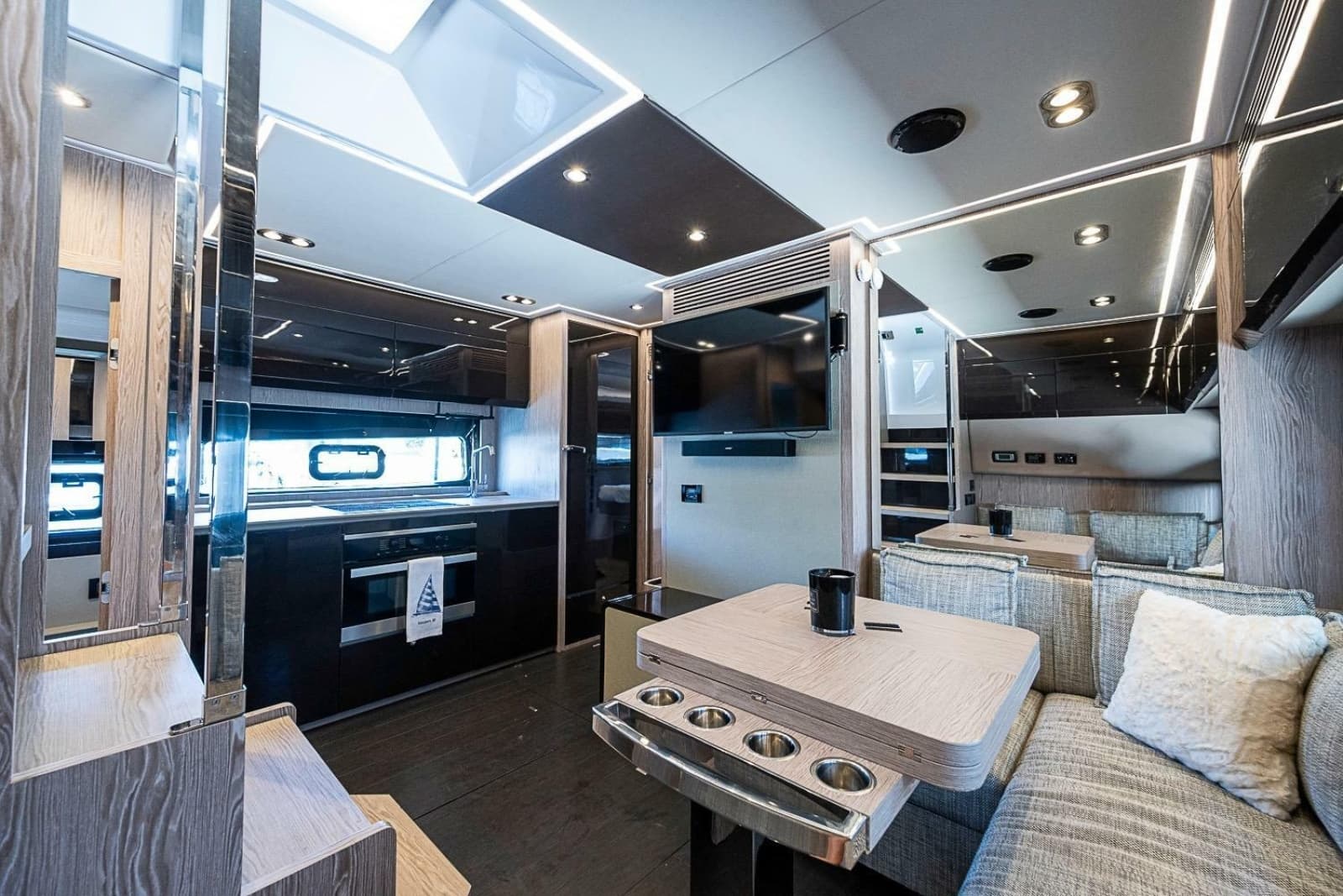 2019 Azimut Atlantis 51