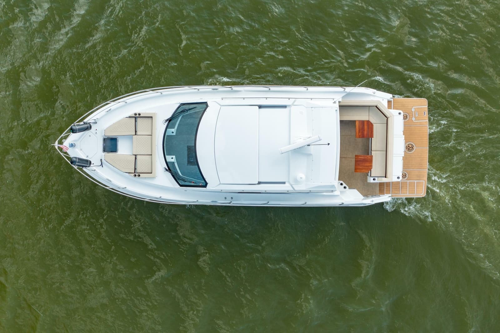 2019 Cruisers Yachts 42 Cantius