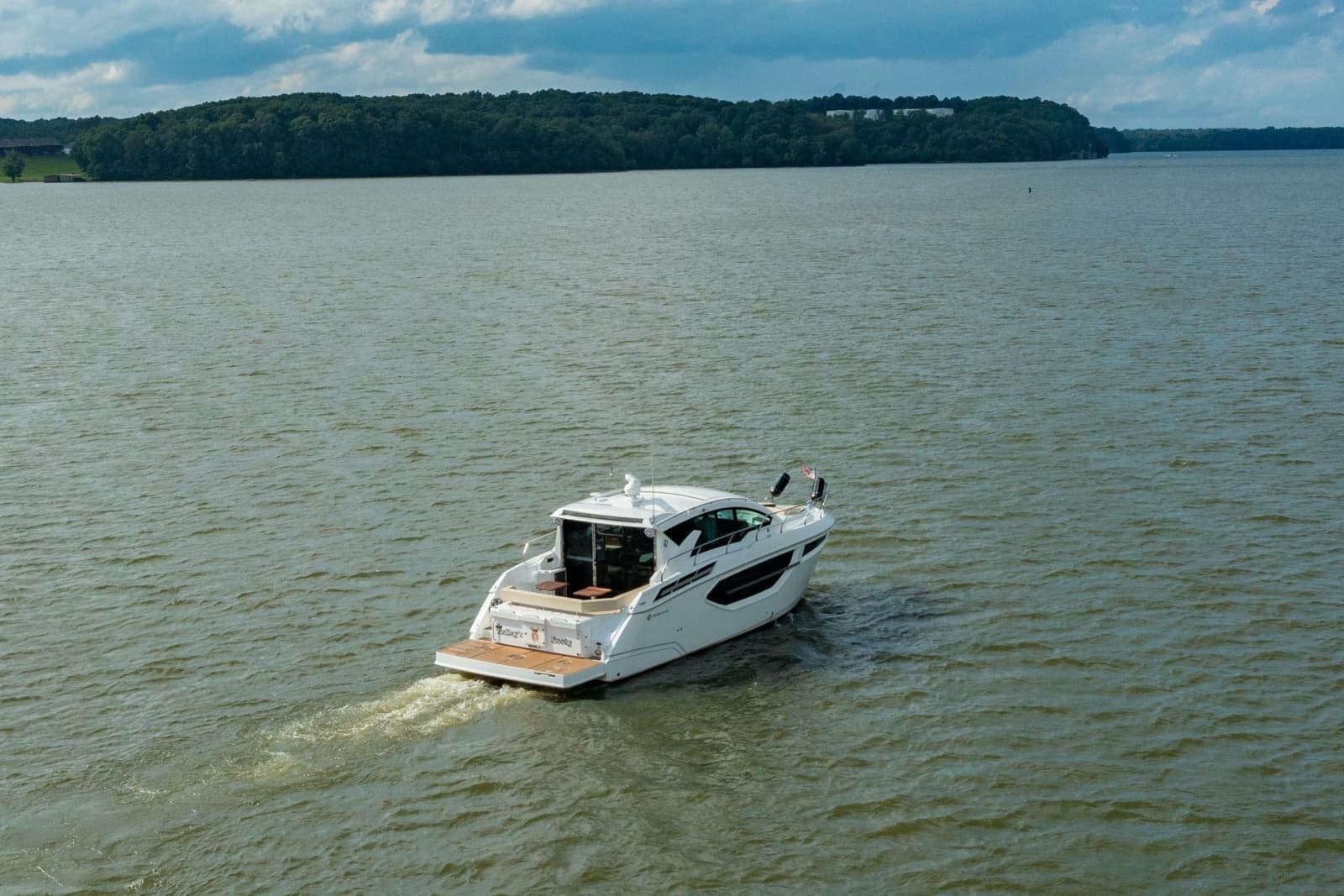 2019 Cruisers Yachts 42 Cantius