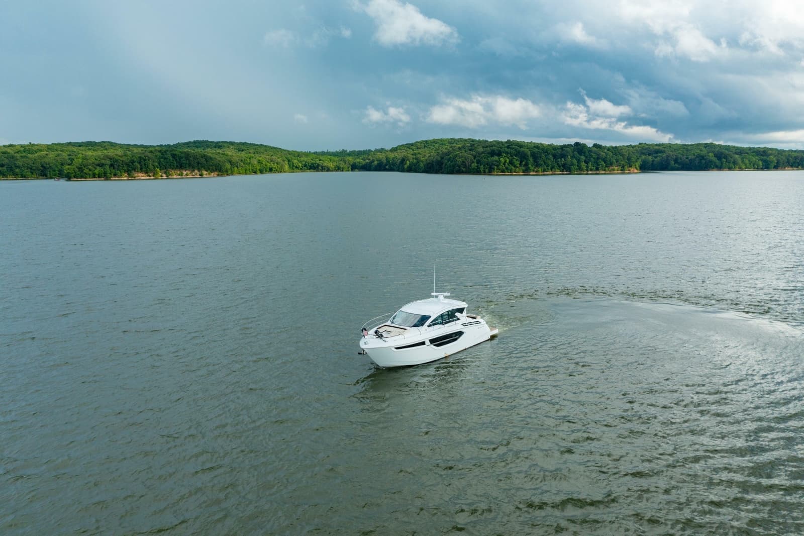 2019 Cruisers Yachts 42 Cantius