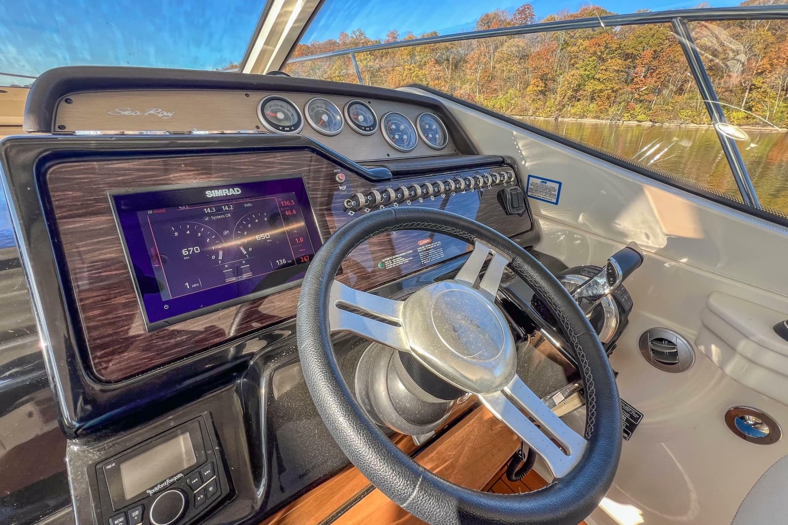 2018 Sea Ray Sundancer 350 Coupe