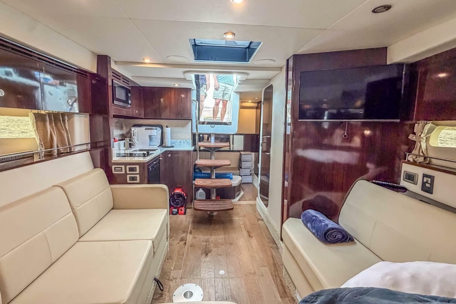 2017 Sea Ray Sundancer 350 Coupe