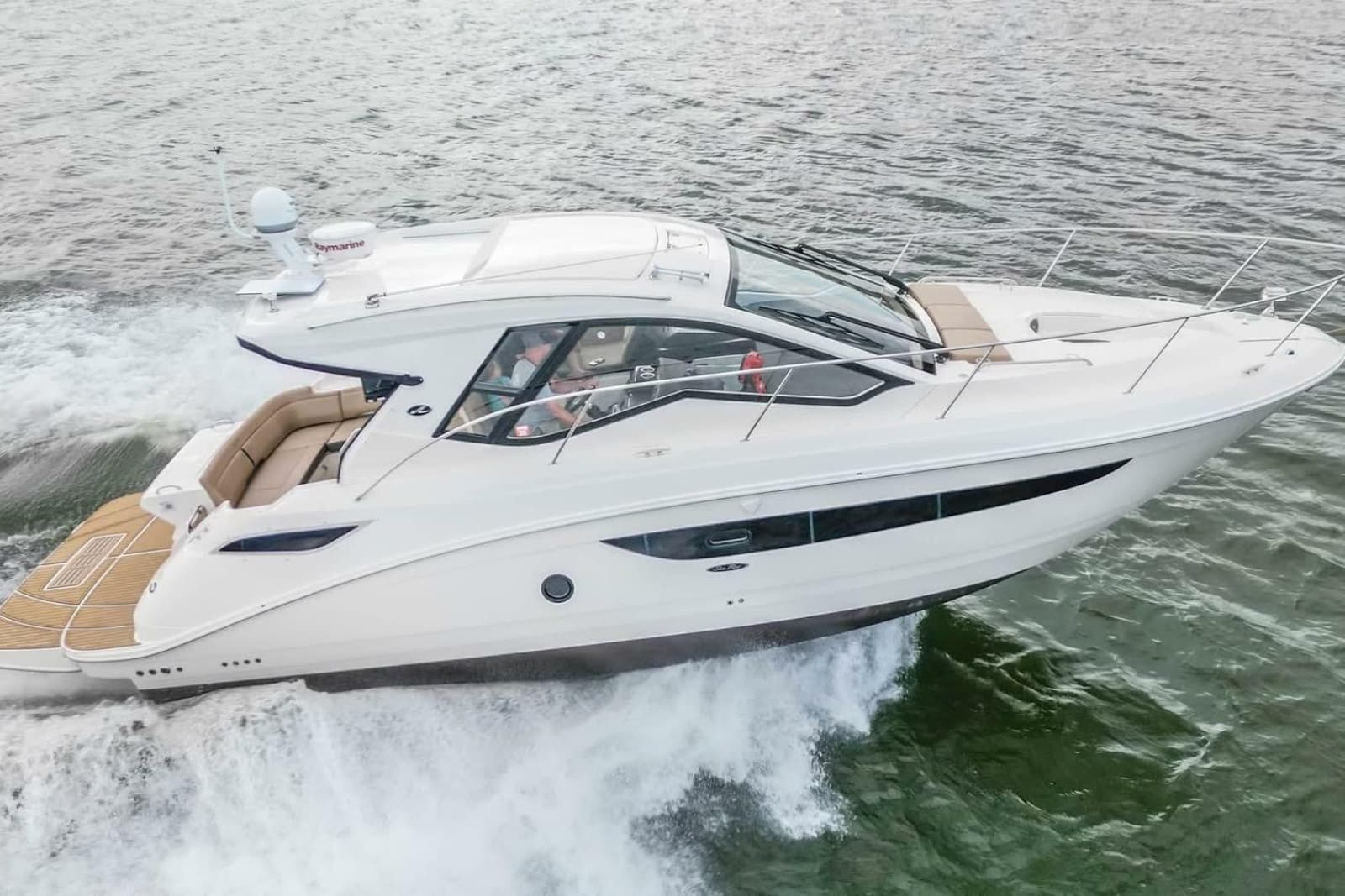 2017 Sea Ray Sundancer 350 Coupe