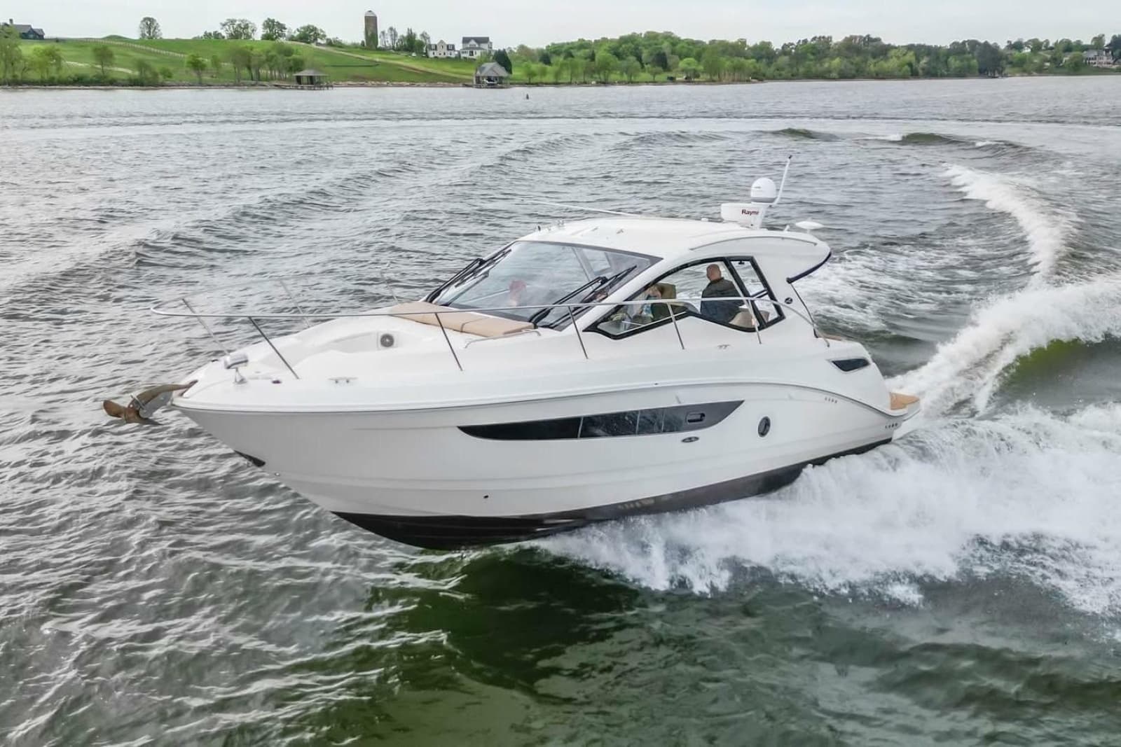 2017 Sea Ray Sundancer 350 Coupe
