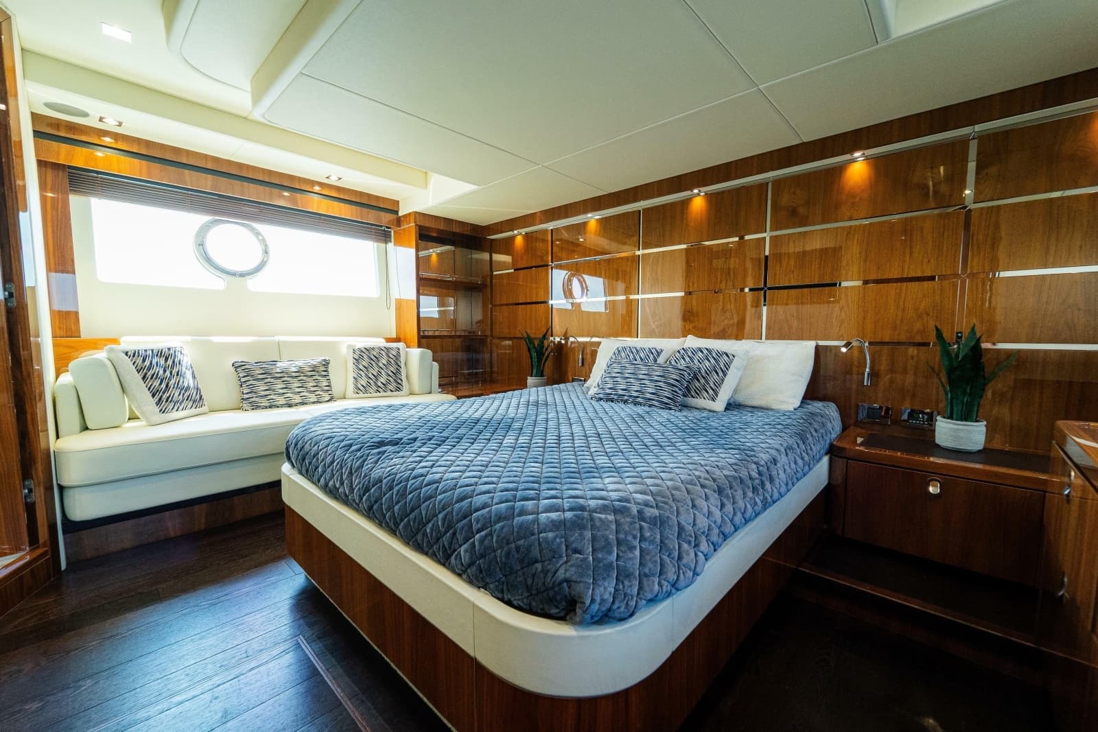 2016 Sunseeker Manhattan 65