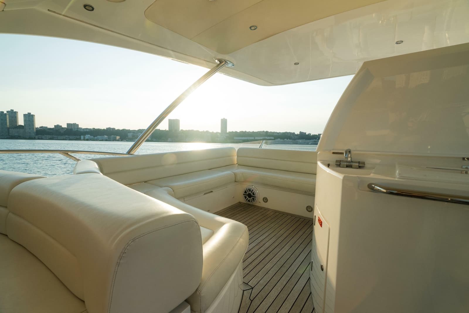 2016 Sunseeker Manhattan 65