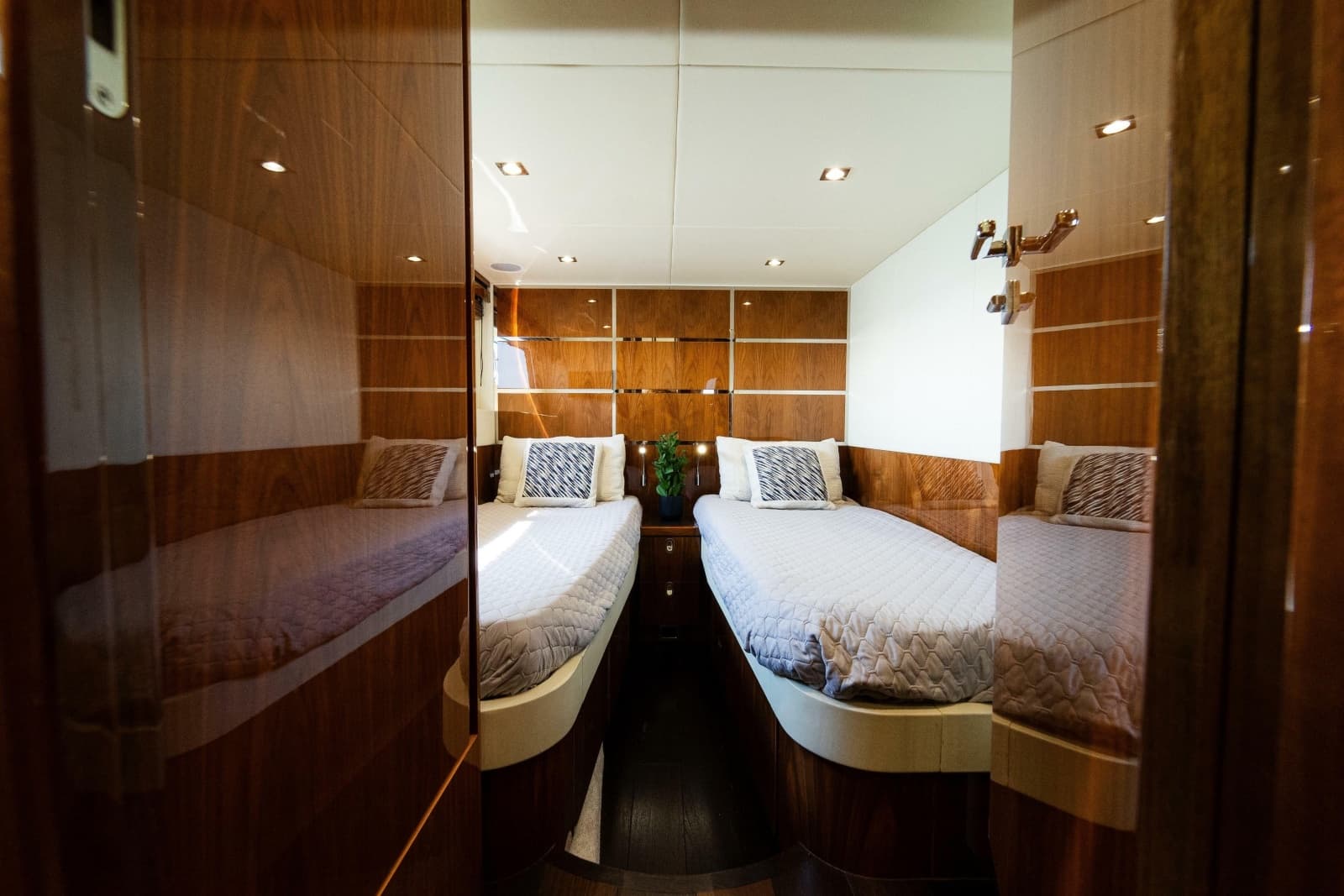2016 Sunseeker Manhattan 65