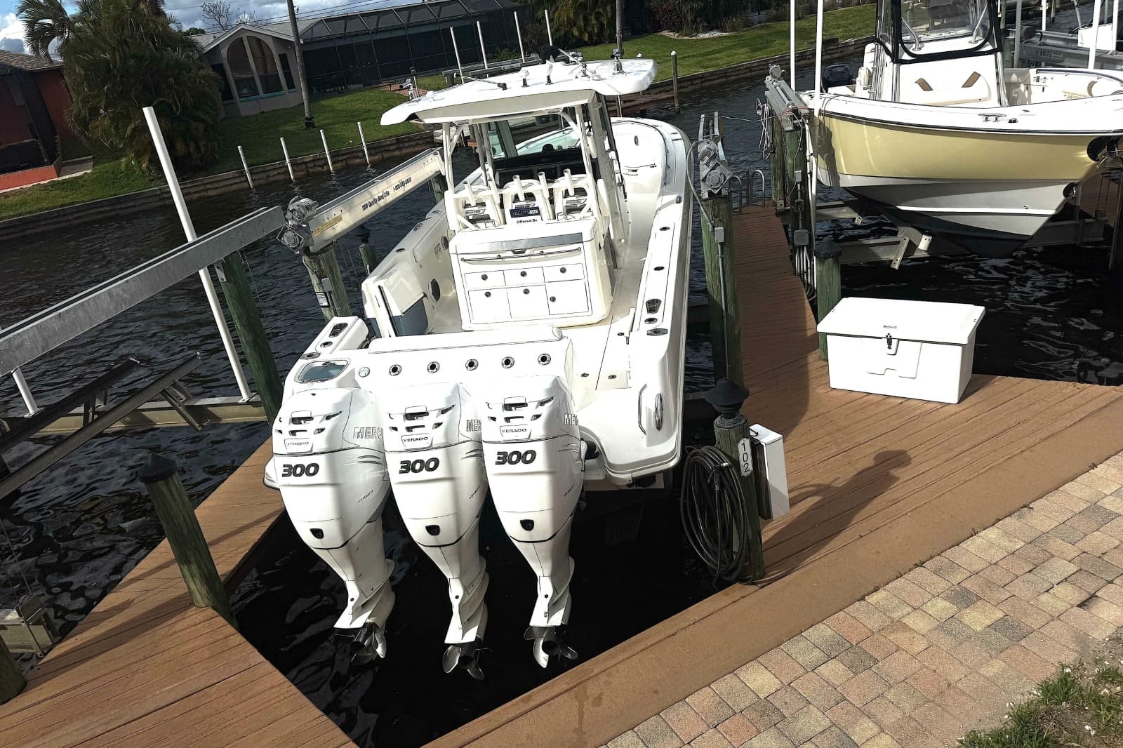 2014 Boston Whaler 350 Outrage