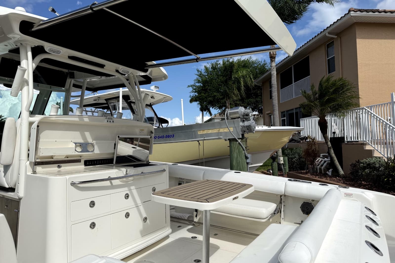 2014 Boston Whaler 350 Outrage
