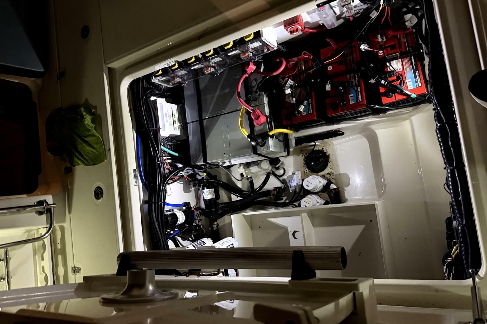 2014 Boston Whaler 350 Outrage