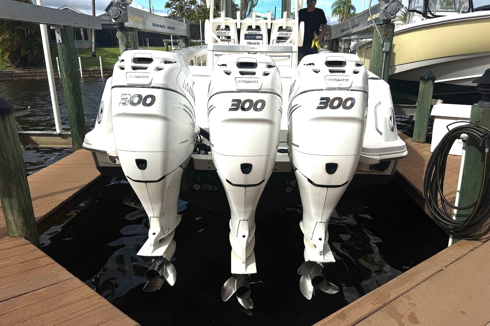2014 Boston Whaler 350 Outrage
