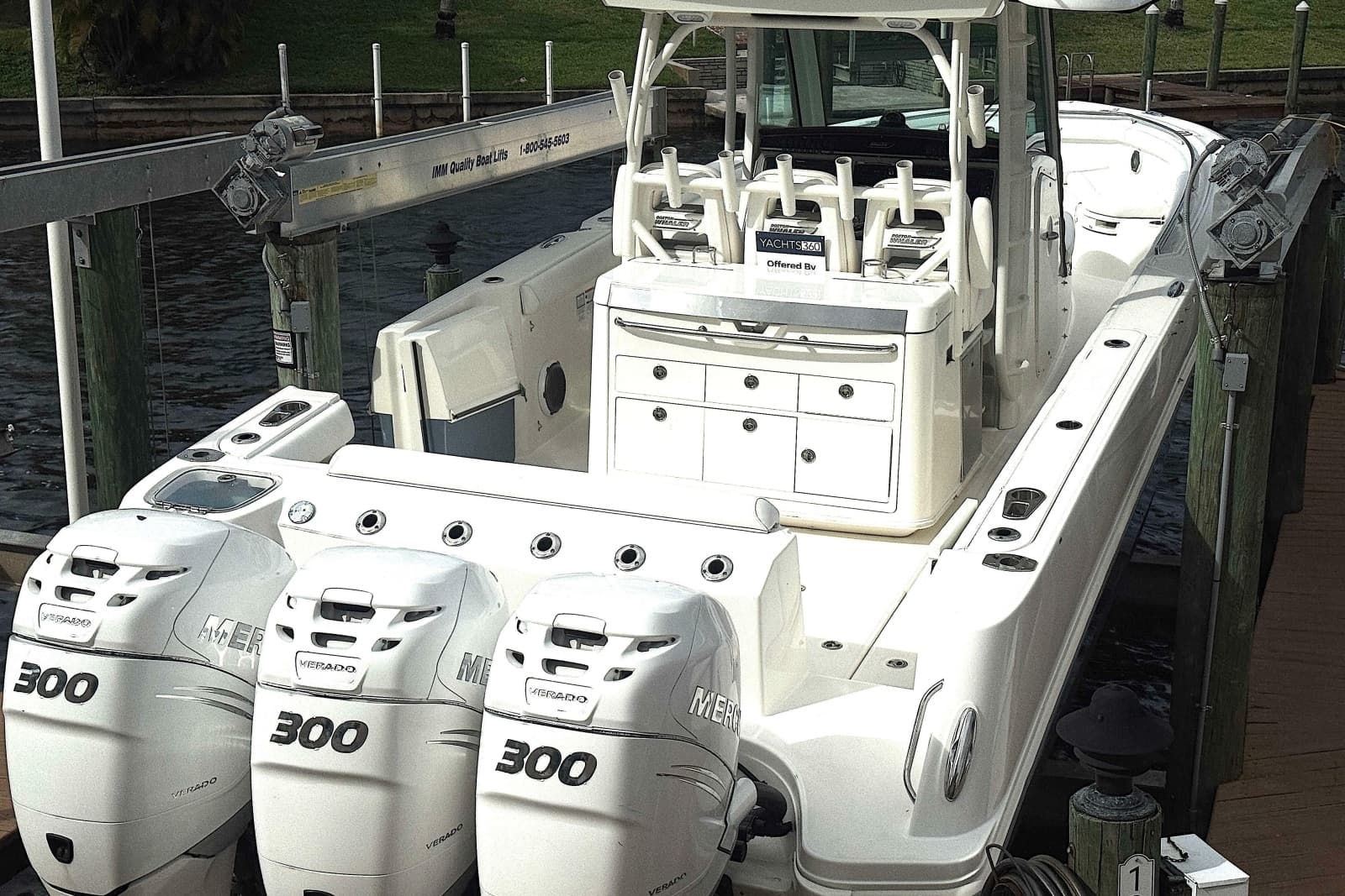 2014 Boston Whaler 350 Outrage