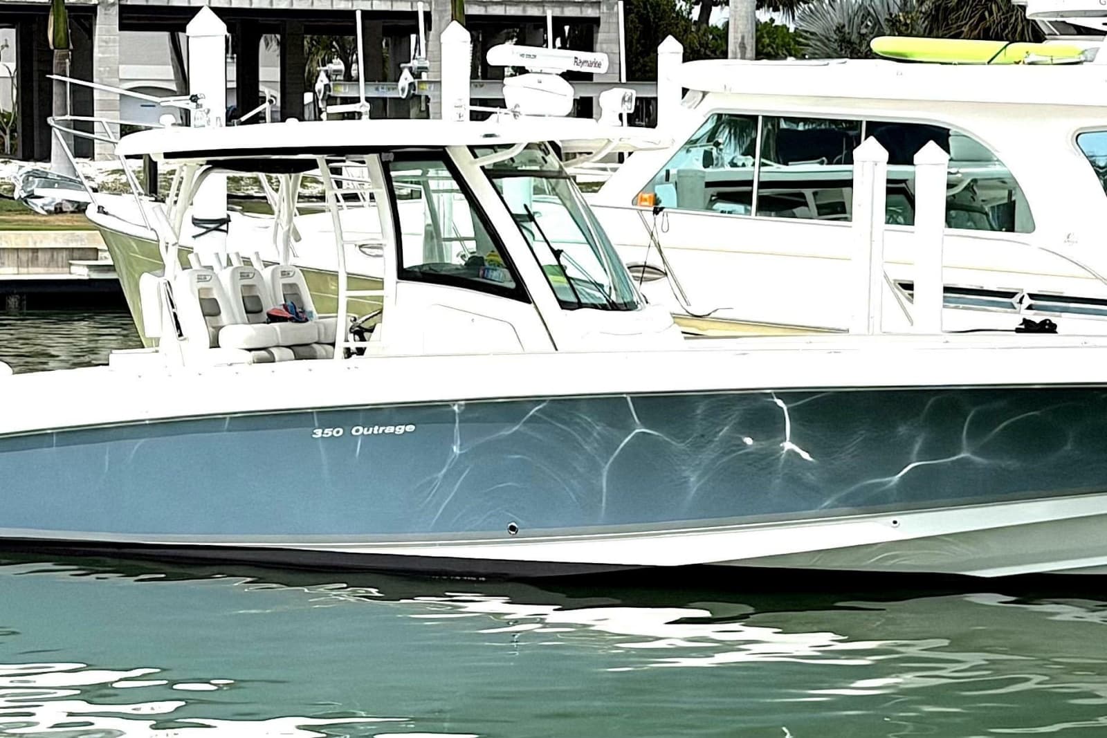 2014 Boston Whaler 350 Outrage