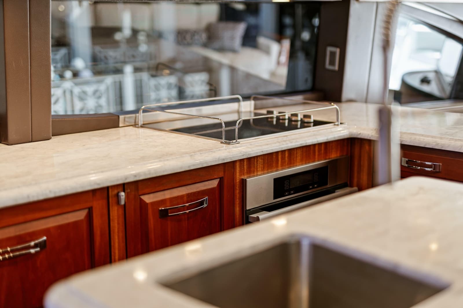 2013 Hatteras 60 Motor Yacht