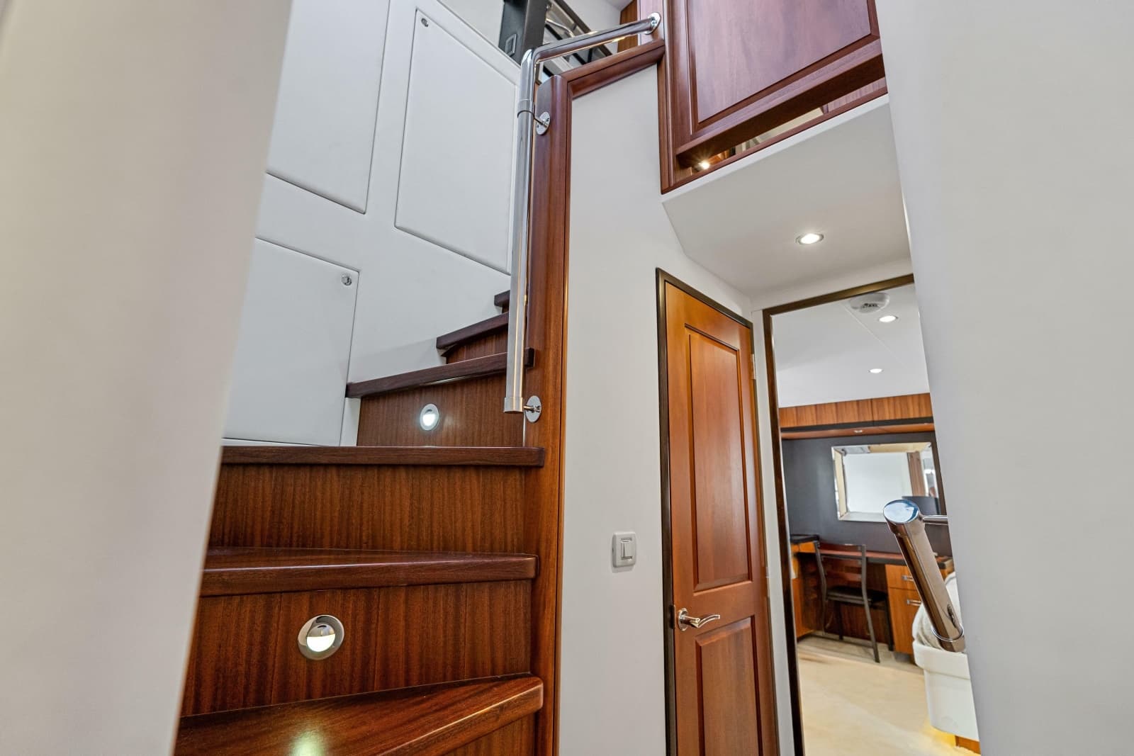 2013 Hatteras 60 Motor Yacht