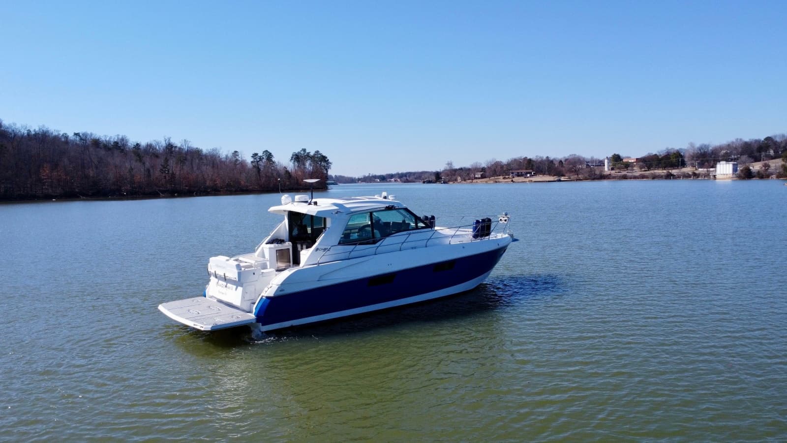 2012 Cruisers Yachts 48 Cantius