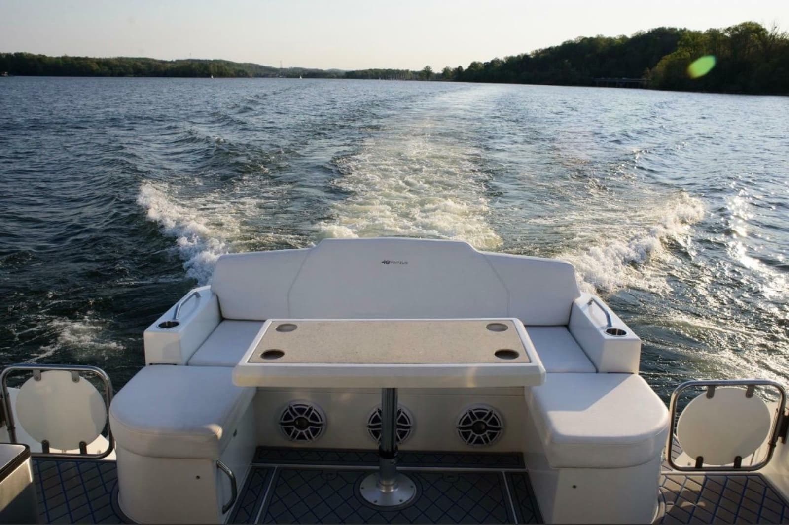 2012 Cruisers Yachts 48 Cantius