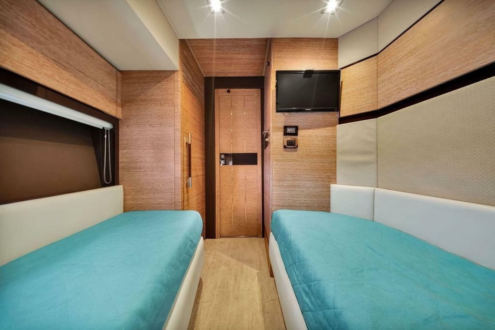2011 Azimut 70