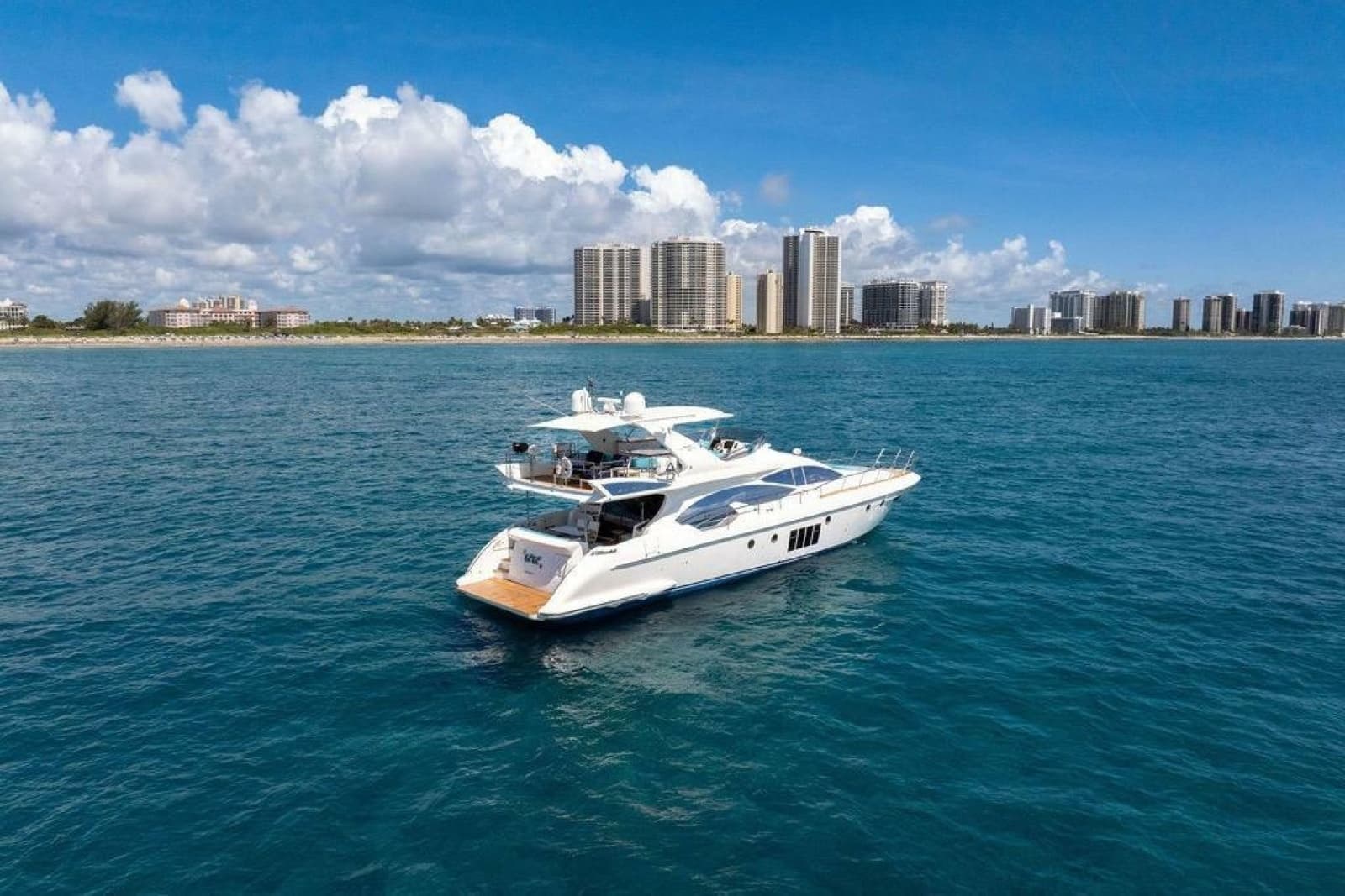 2011 Azimut 70