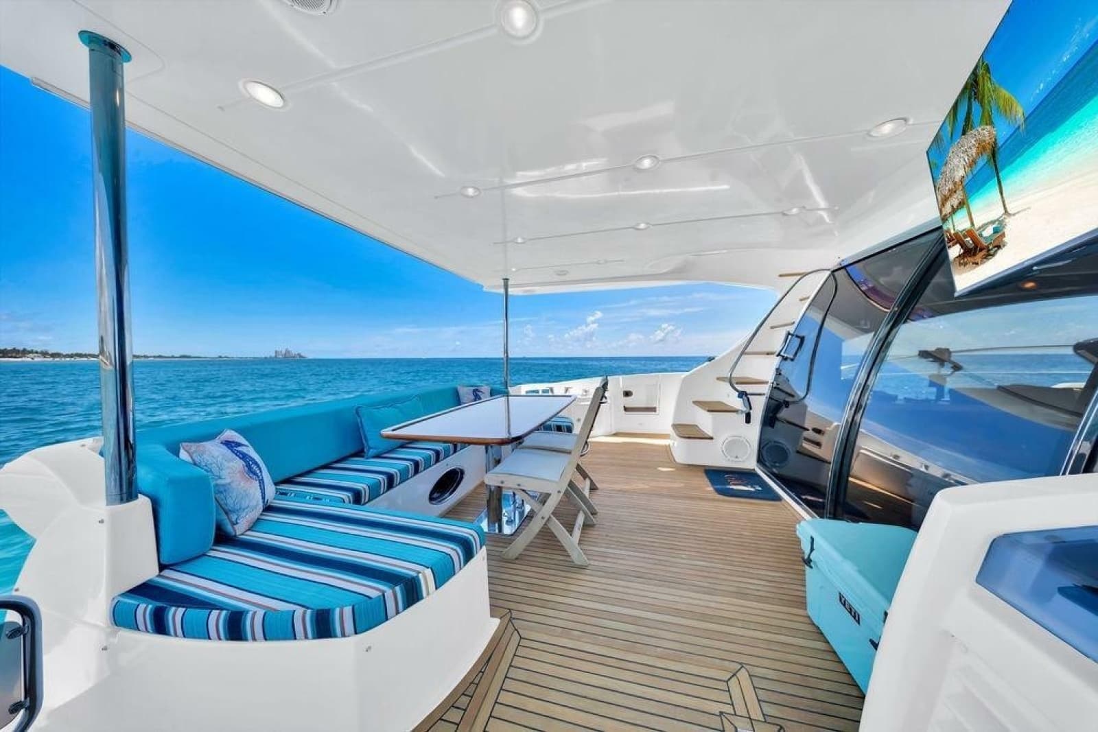 2011 Azimut 70