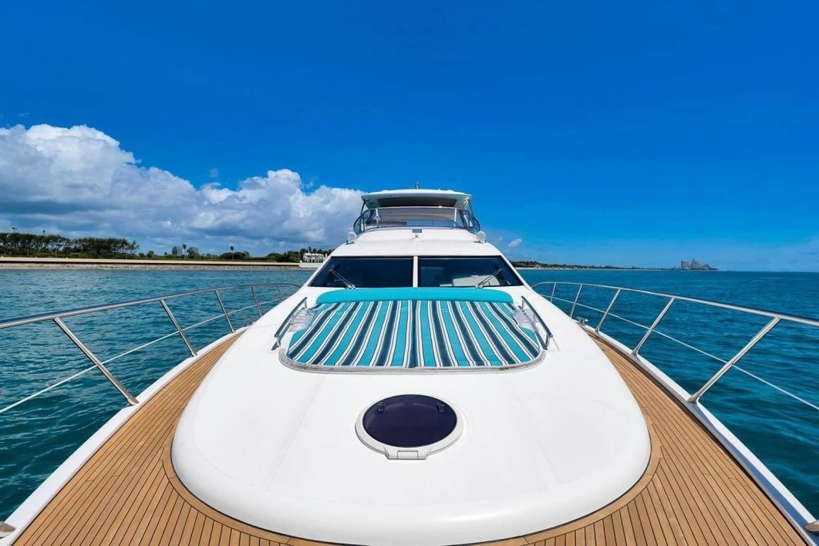 2011 Azimut 70