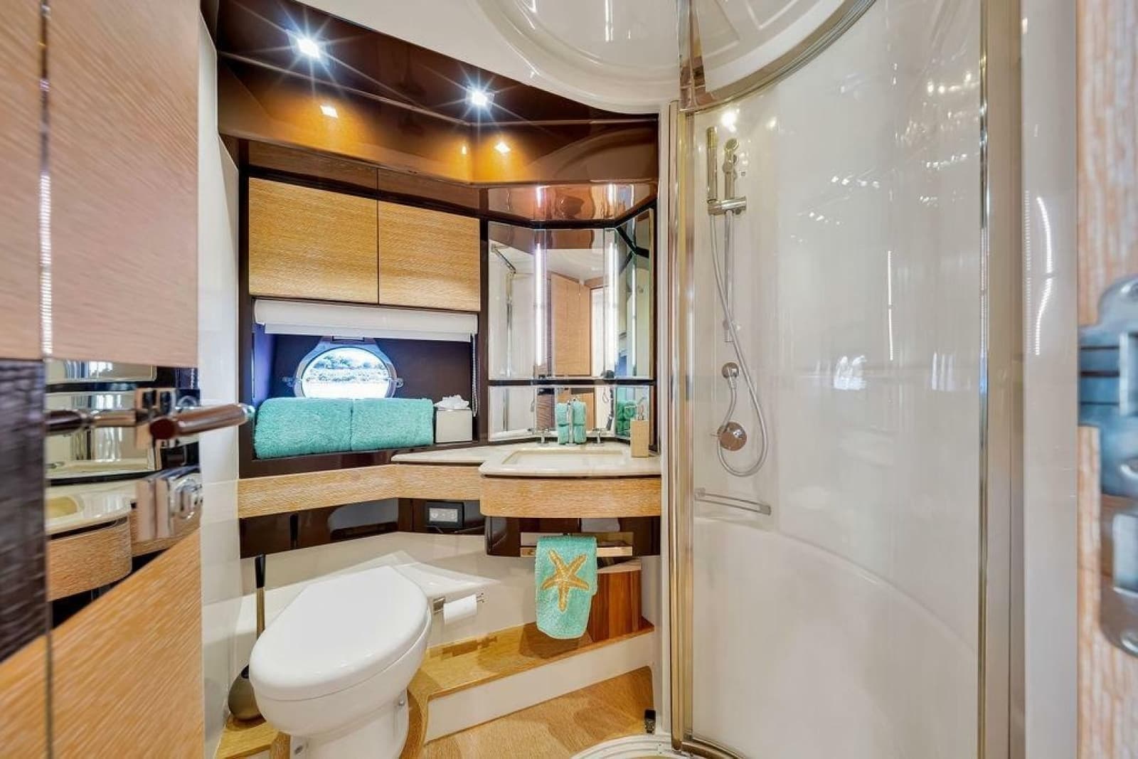 2011 Azimut 70