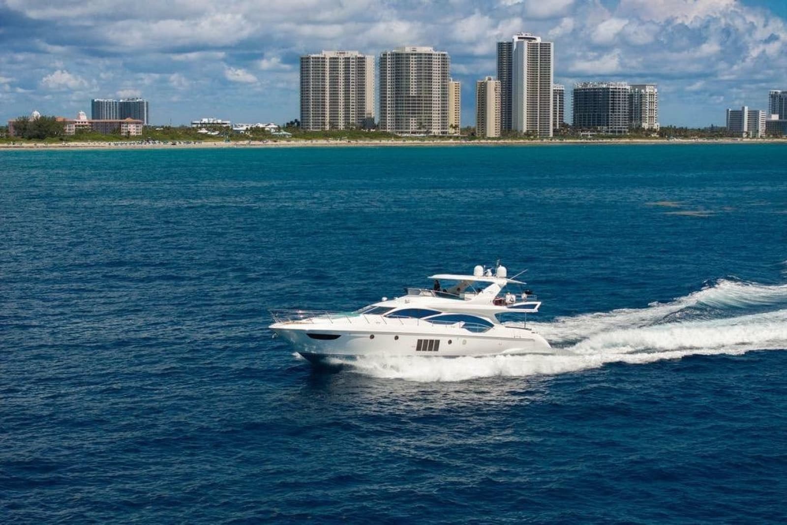 2011 Azimut 70