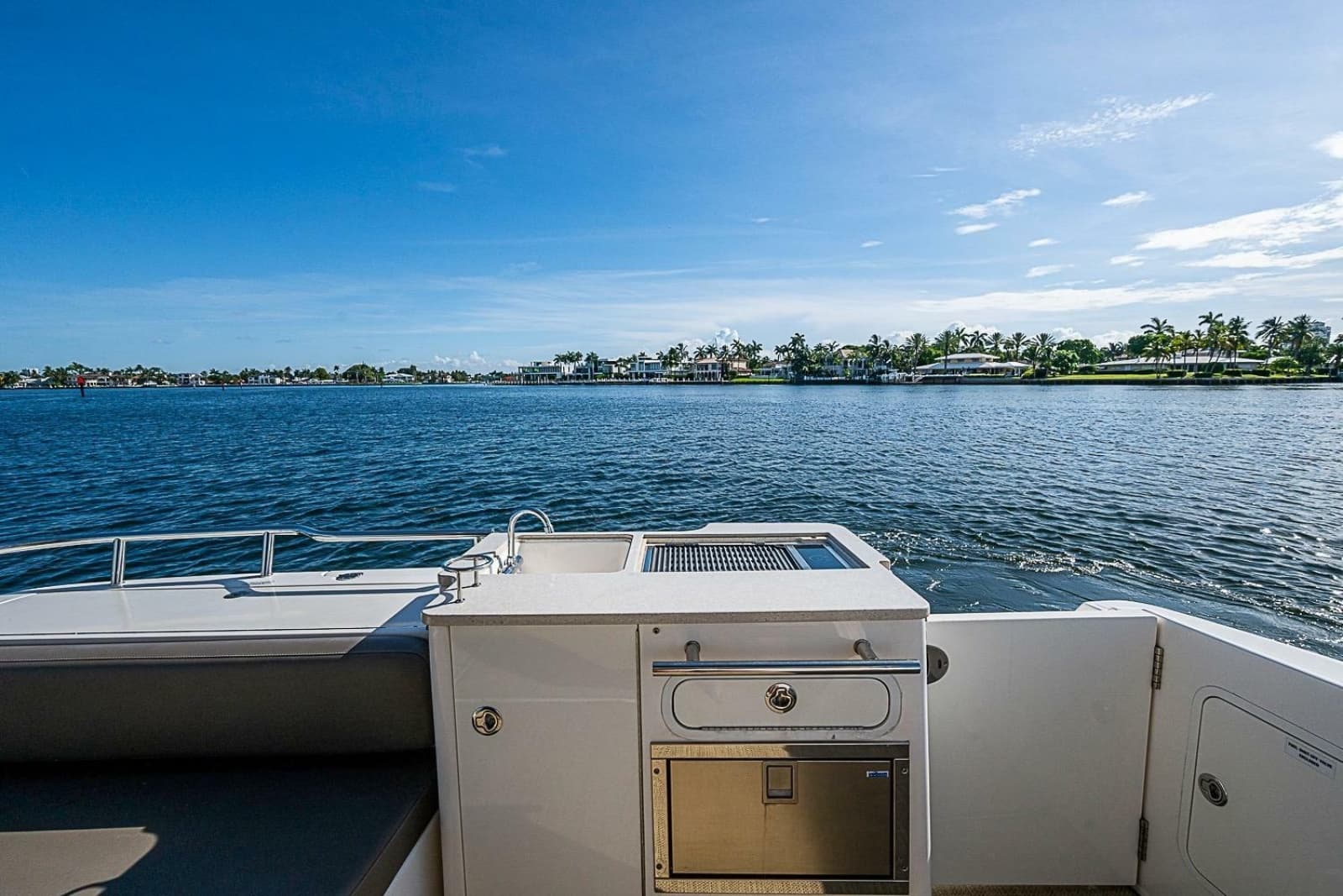 2010 Sea Ray 52 Sedan Bridge