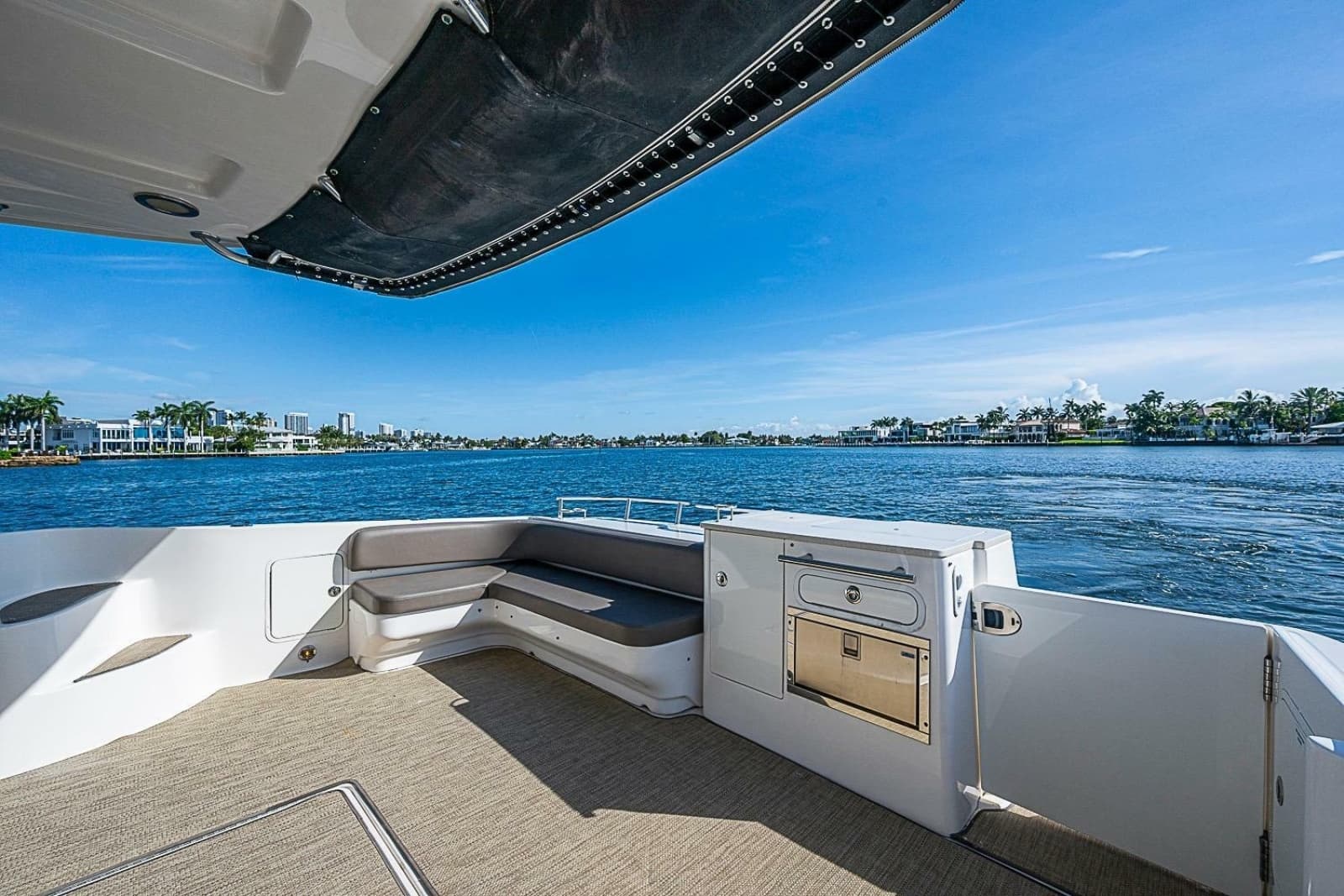 2010 Sea Ray 52 Sedan Bridge