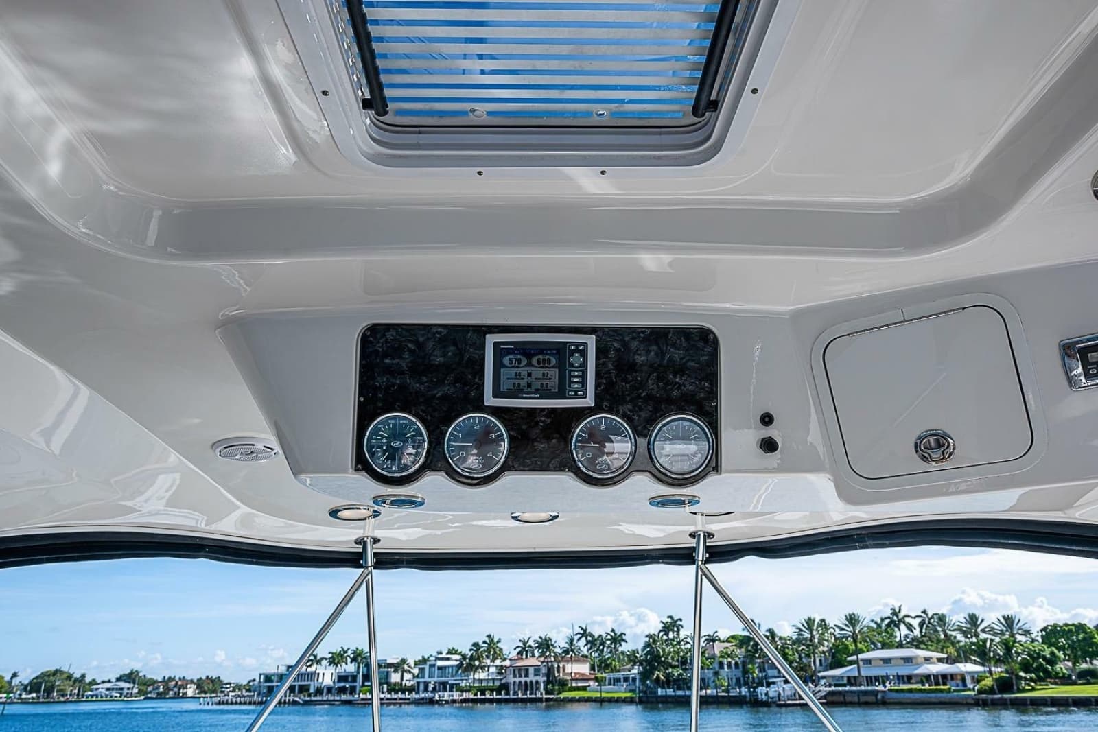 2010 Sea Ray 52 Sedan Bridge
