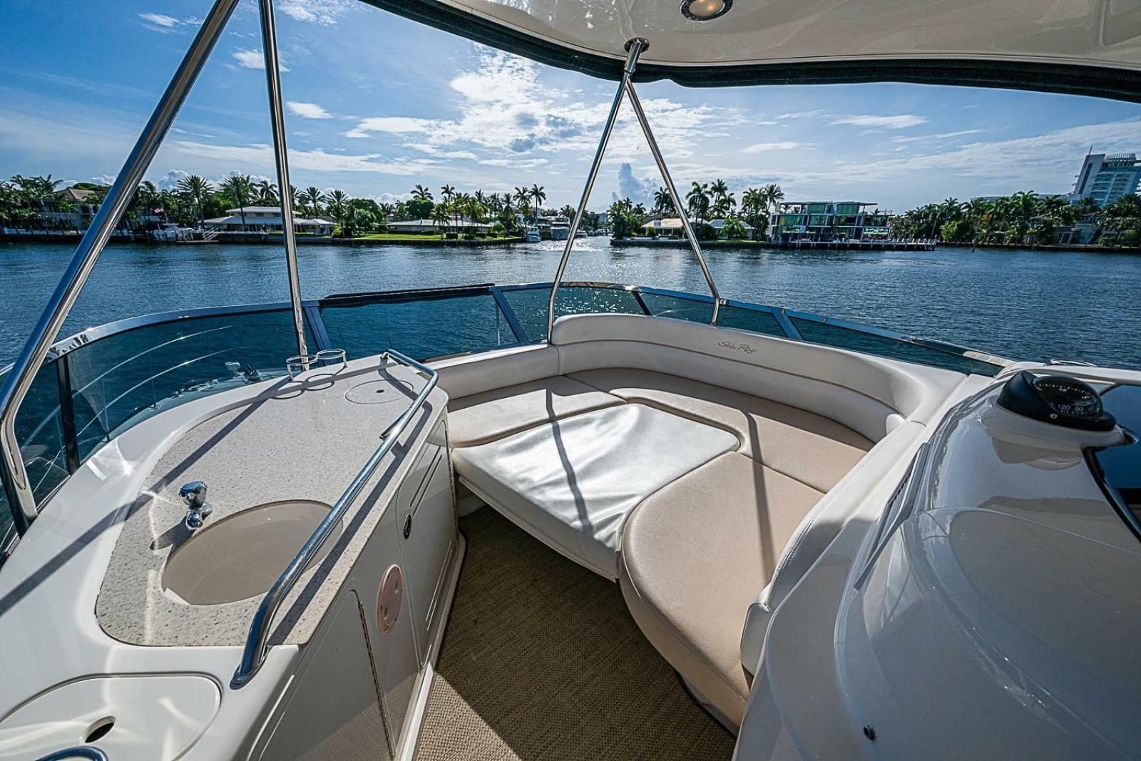 2010 Sea Ray 52 Sedan Bridge