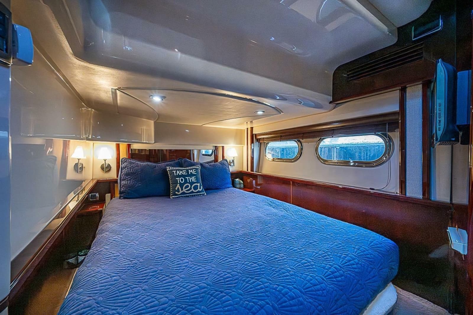 2010 Sea Ray 52 Sedan Bridge