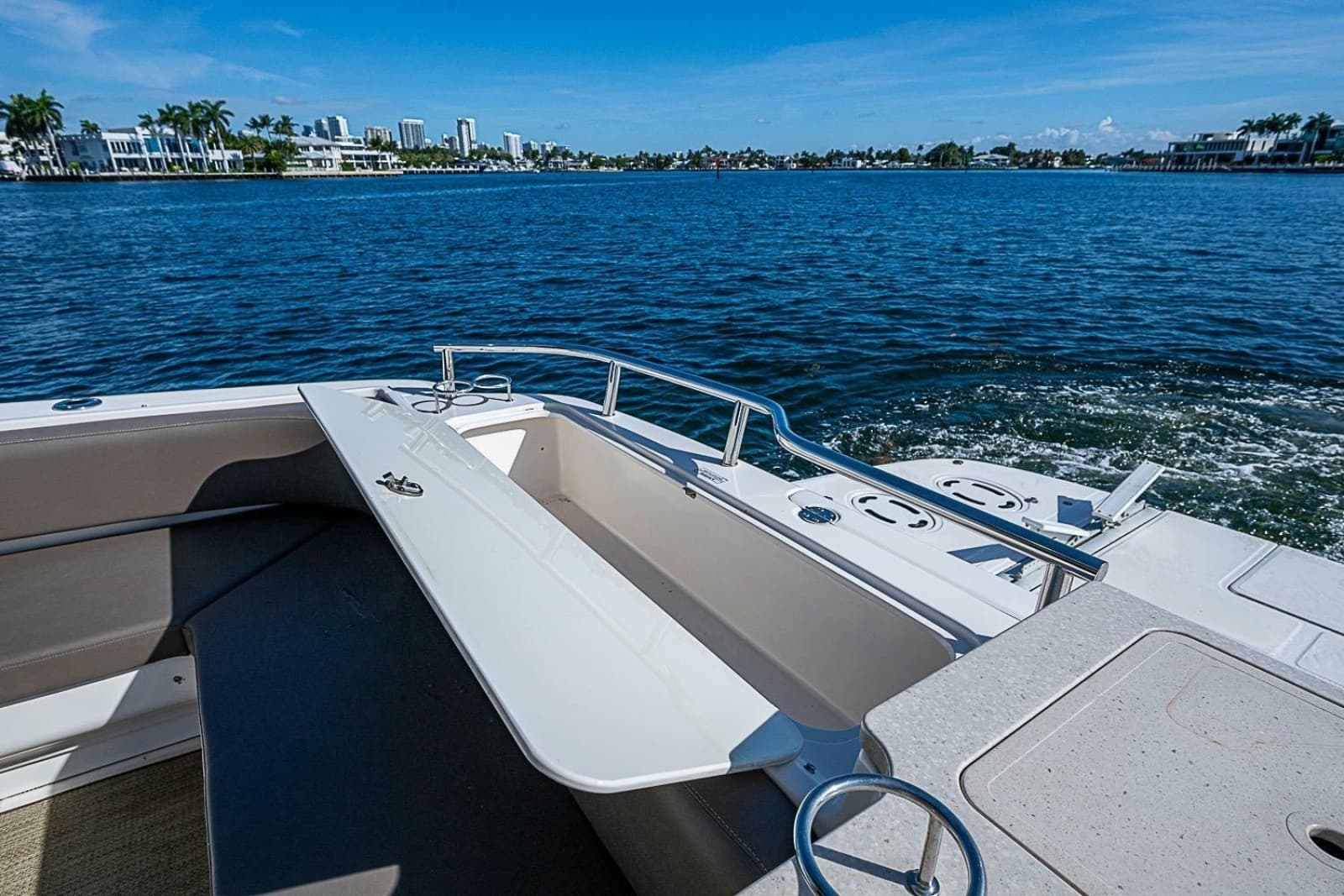 2010 Sea Ray 52 Sedan Bridge
