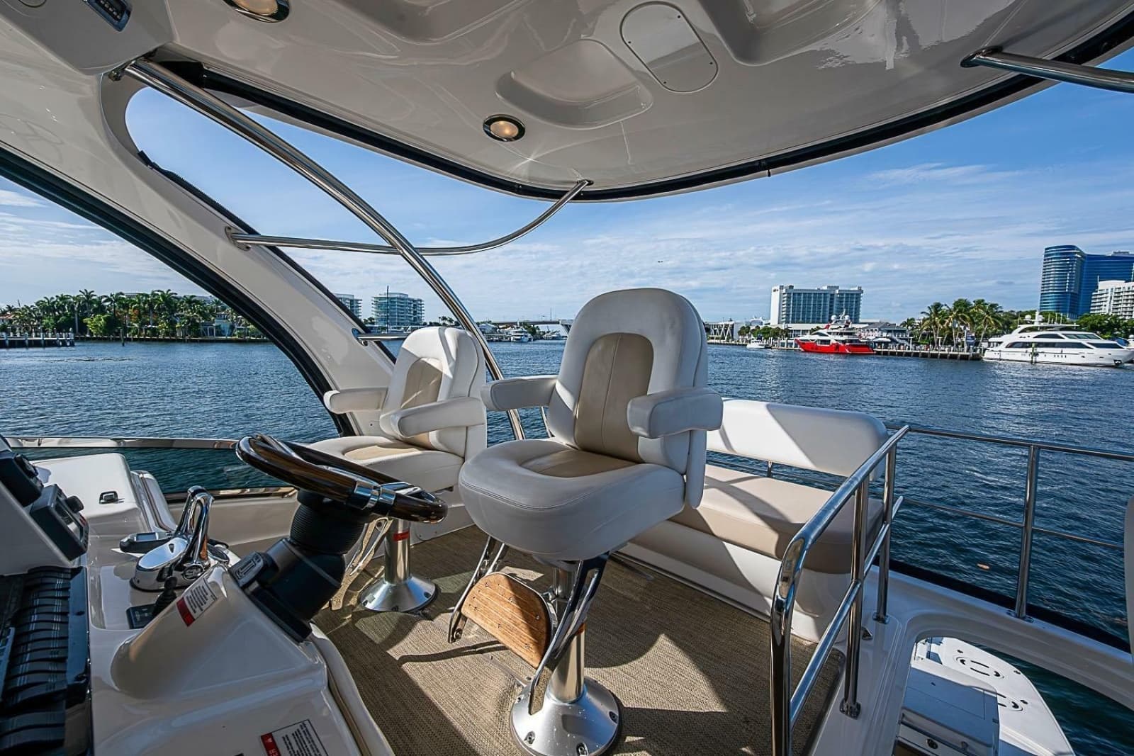 2010 Sea Ray 52 Sedan Bridge